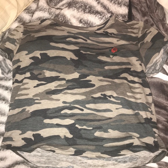 crop top - Picture 1 of 3